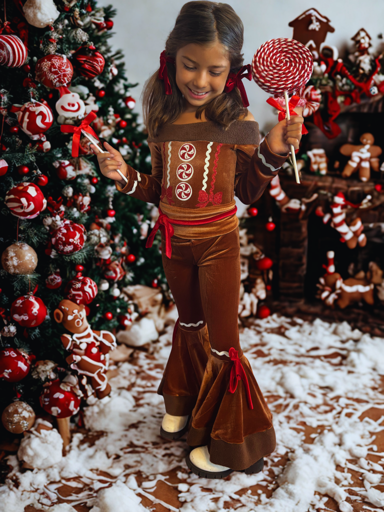 2025 Sweet Ginger Snap Santa Baby
